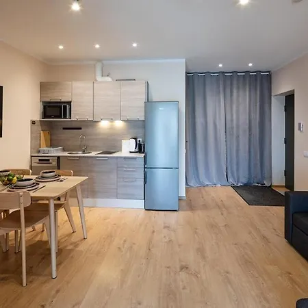 Park I Quiet Center I Fast Wi-fi I Cozy Апартаменты Рига
