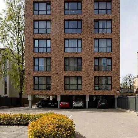 Park I Quiet Center I Fast Wi-fi I Cozy Appartement *